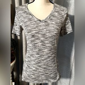 Marmot Womens Size Small Grey Gray White V-Neck Athletic Shirt Top‎ Open Back
